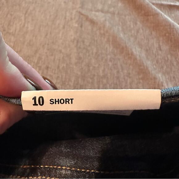 NWT Women's Sculpting Slim Fit Leg Midrise Pull On Jean Landslide Size 10 Short - Picture 7 of 11